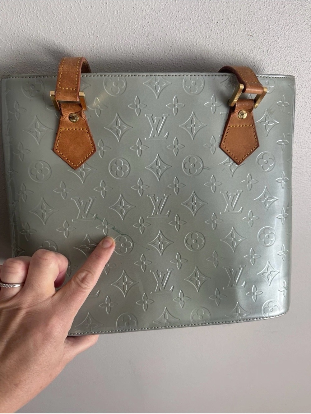 Louis Vuitton Silver Monogram Vernis Shoulder Bag with Tan Straps - Picture 3 of 5